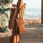 Malaga Full-Grain Leather Phone Bag نسائي – alternate product view 3