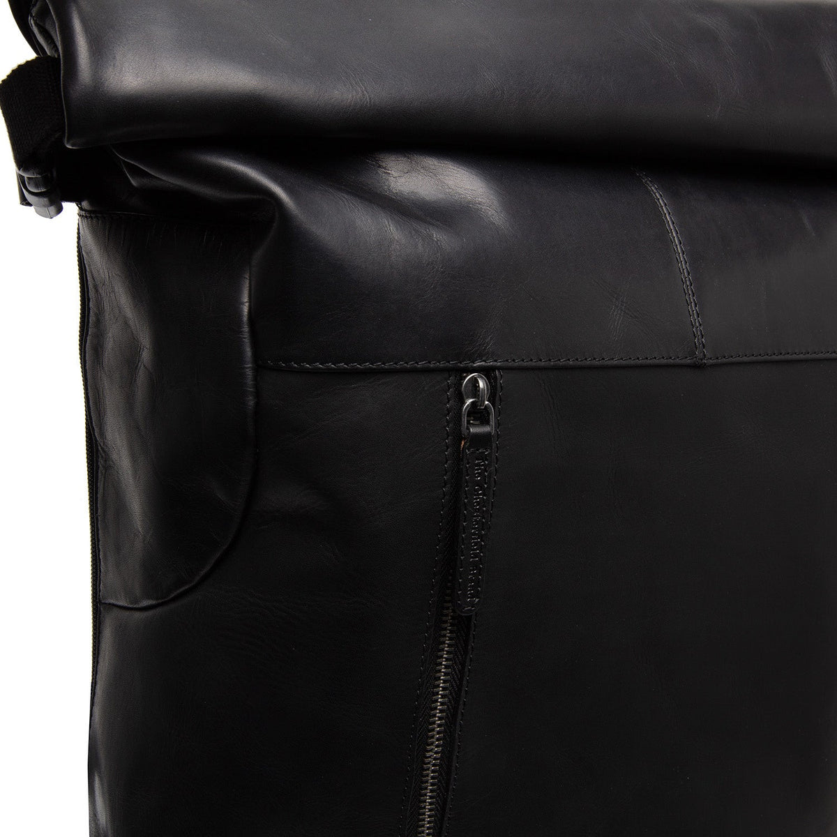 Liverpool Full-Grain Leather Roll-top Backpack نسائي - Structured Side Profile Showing Gusset Depth &amp; Expansion Capacity