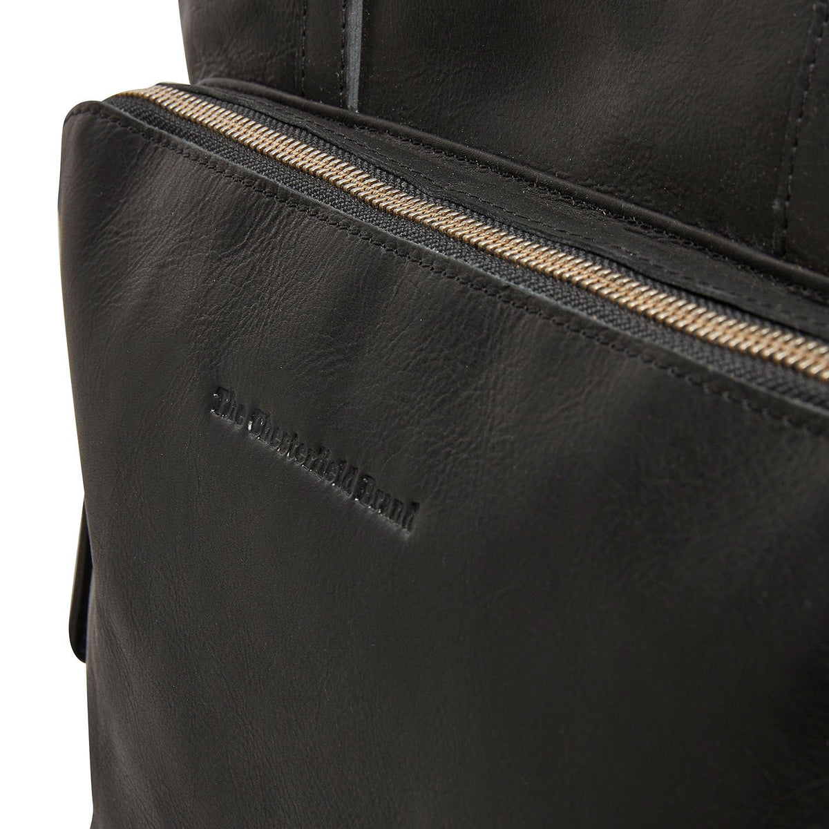 
Solid Antique Brass Hardware & Heavy-Duty Dual Zipper Detail on Alicante جلد طبيعي فل جرين Shopper نسائي