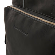 
Solid Antique Brass Hardware & Heavy-Duty Dual Zipper Detail on Alicante جلد طبيعي فل جرين Shopper نسائي