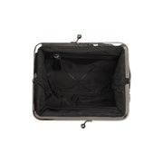 
Solid Antique Brass Hardware & Heavy-Duty Dual Zipper Detail on Andrade حقيبة كتف جلدية