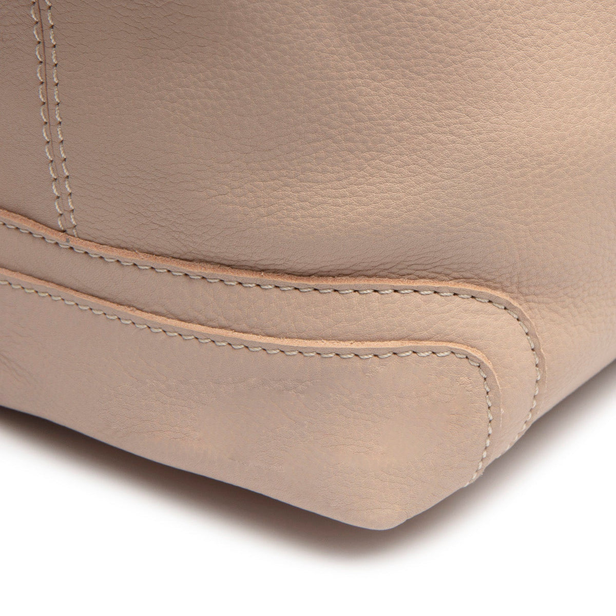 Solid Antique Brass Hardware & Heavy-Duty Dual Zipper Detail on Astero Full-Grain Leather Shoulder Bag