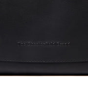 
Classic 100% Full-Grain leather Bag - عرض خلفي يوضح أحزمة الجلد المقواة والخياطة المتقنة