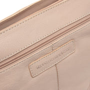 
Solid Antique Brass Hardware & Heavy-Duty Dual Zipper Detail on Zarita حقيبة كتف جلدية