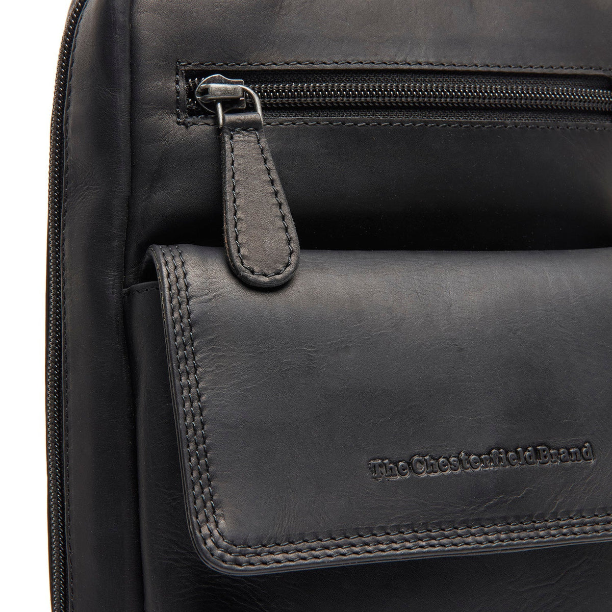 
Leather Sling Bag Turelle - عرض جانبي يوضح عمق الحقيبة وسعة التخزين