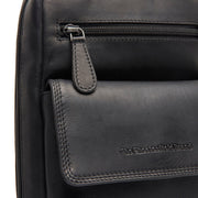 
Leather Sling Bag Turelle - عرض جانبي يوضح عمق الحقيبة وسعة التخزين
