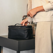 Limone Full-Grain Leather Toiletry Bag نسائي - Lateral Side Profile View Showing Sleeve Cut &amp; Athletic Taper Fit
