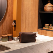 Stacey Full-Grain Leather Toiletry Bag نسائي – alternate product view 2