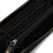 
Solid Antique Brass Hardware & Heavy-Duty Dual Zipper Detail on Cantara محفظة جلدية فاخرة