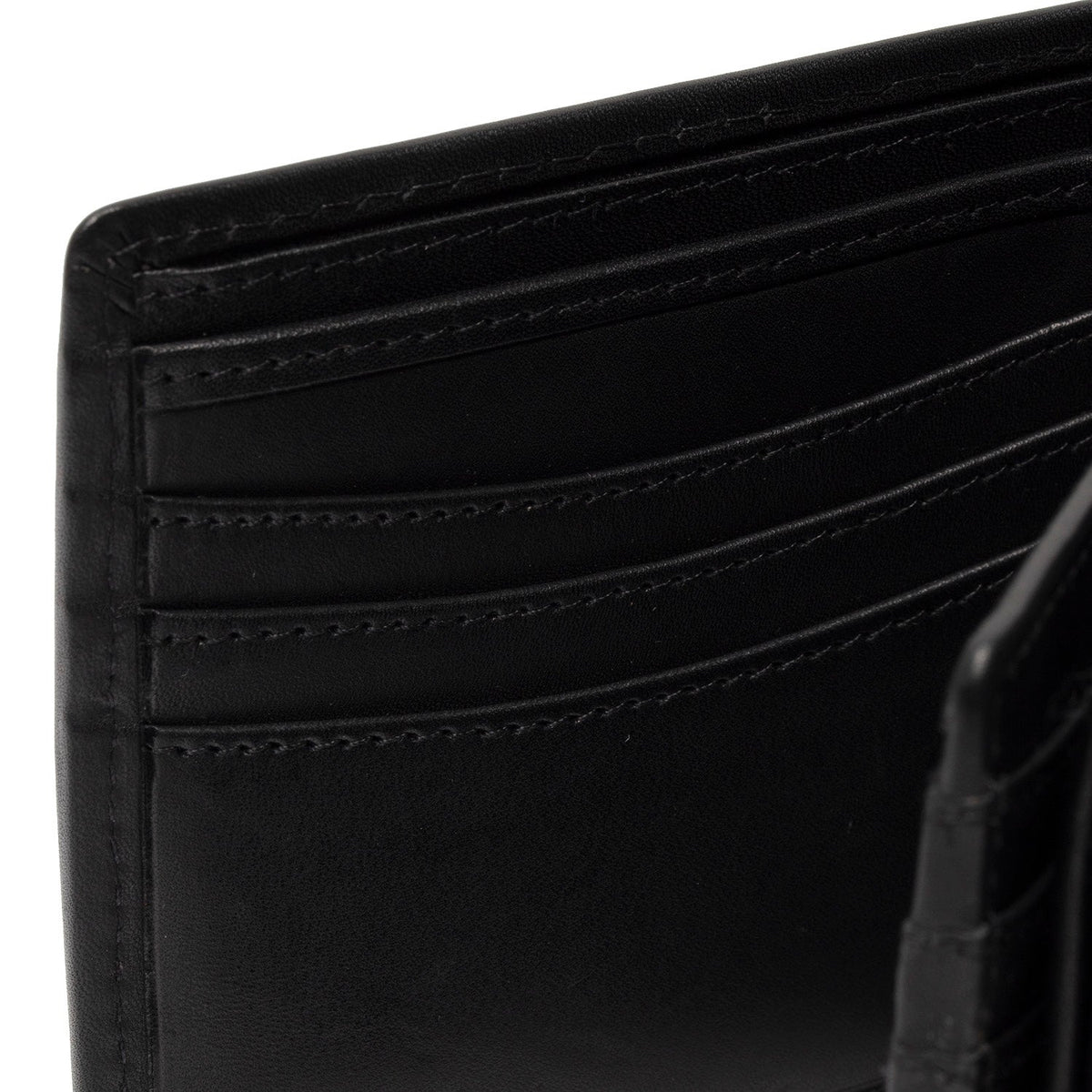 
عرض البطانة الداخلية Showing Dedicated Padded Laptop Sleeve & Multi-Compartment Organization