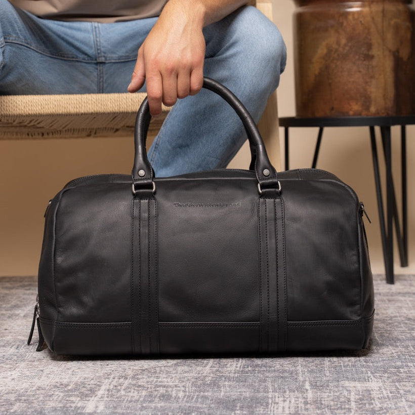 Perth Full-Grain Leather Weekender Bag نسائي
