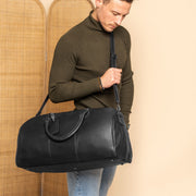 William Full-Grain Leather Weekender Bag نسائي - Structured Side Profile Showing Gusset Depth &amp; Expansion Capacity