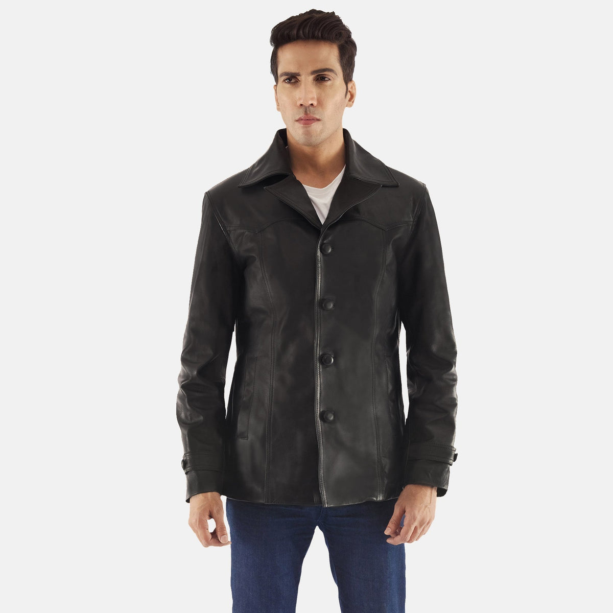 
Leo أسود معطف جلد فاخر رجالي in Black Cowhide Leather - عرض أمامي وقَصّة مفصلة أنيقة | شراء أونلاين عبر المتجر الرسمي