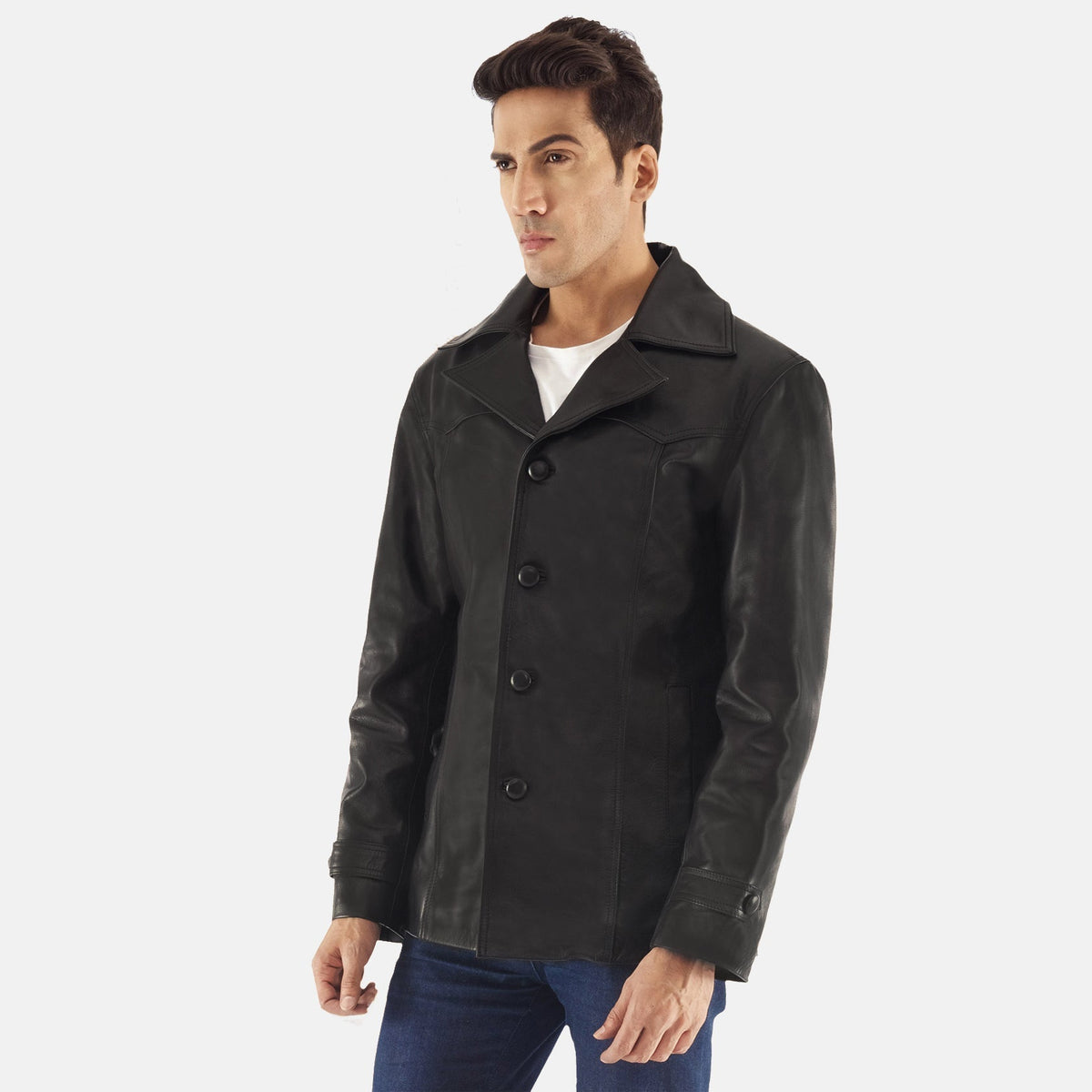 
Black Cowhide leather Blazer - عرض خلفي يوضح تفصيل الأكتاف المتقن والحاشية النظيفة