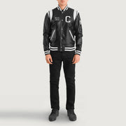 
Liberte California أسود Leather Varsity جاكيت جلد رجالي - عرض جانبي يوضح قَصّة الأكمام المريحة