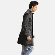 
Black Sheepskin leather Coat - عرض خلفي يوضح تفصيل الأكتاف المتقن والحاشية النظيفة