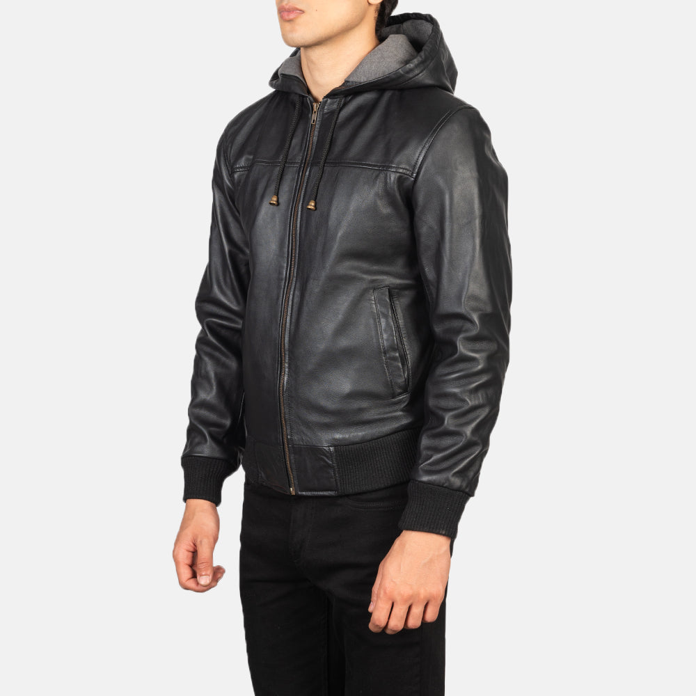 
Black Sheepskin Leather Hooded Jacket - عرض خلفي يوضح تفصيل الأكتاف المتقن والحاشية النظيفة