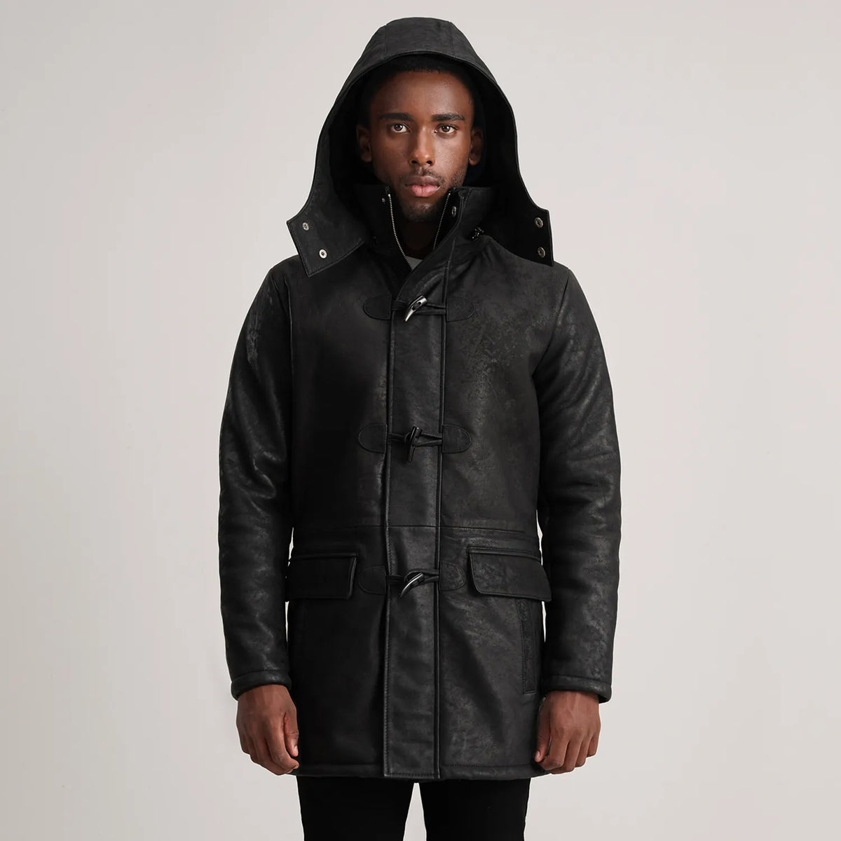 
تفاصيل مقربة of Band collar & Zipper with Toggle button Hardware on Nolan Black Snuffed Leather Duffle Coat