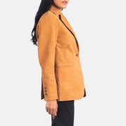 
تفاصيل مقربة of Notch & Button Hardware on Norma Brown Suede Blazer