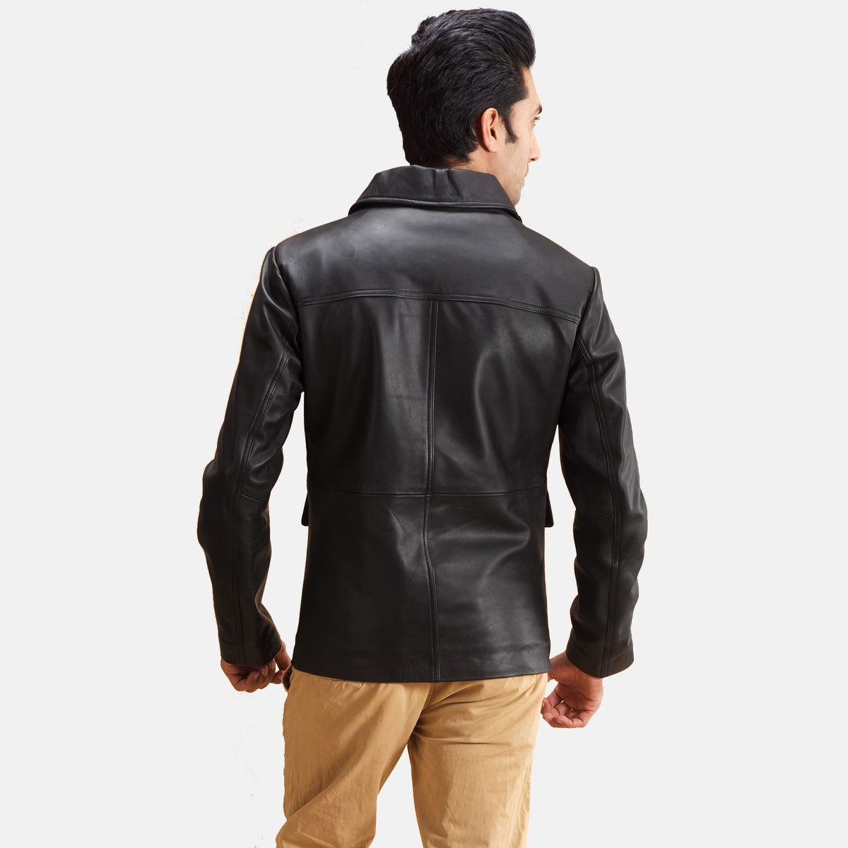 
عرض البطانة الداخلية Showing Quilted Viscose Lining & جيبان داخليان عمليان