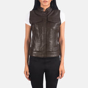 
تفاصيل مقربة of Band & Zipper with Button Flap Hardware on Rayne Moto بني صديري جلد نسائي