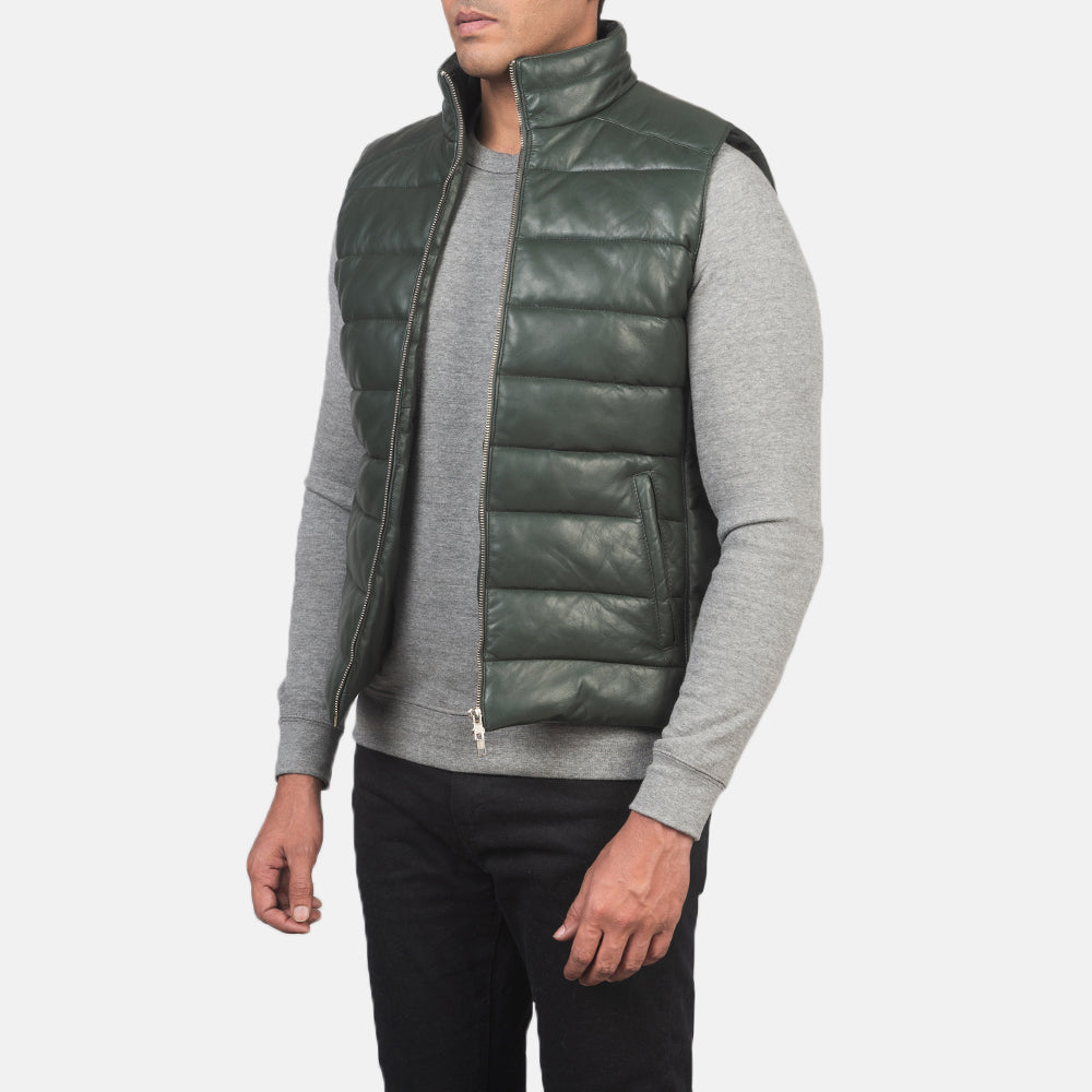 
Green Sheepskin leather Vest - عرض خلفي يوضح تفصيل الأكتاف المتقن والحاشية النظيفة