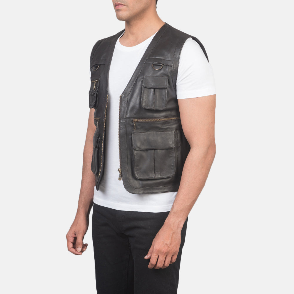 
Brown Sheepskin leather Vest - عرض خلفي يوضح تفصيل الأكتاف المتقن والحاشية النظيفة
