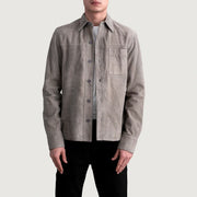 
Scout Grey Suede Leather Shirt رجالي رجالي in Grey Goatskin Suede - عرض أمامي وقَصّة مفصلة أنيقة | شراء أونلاين عبر المتجر الرسمي
