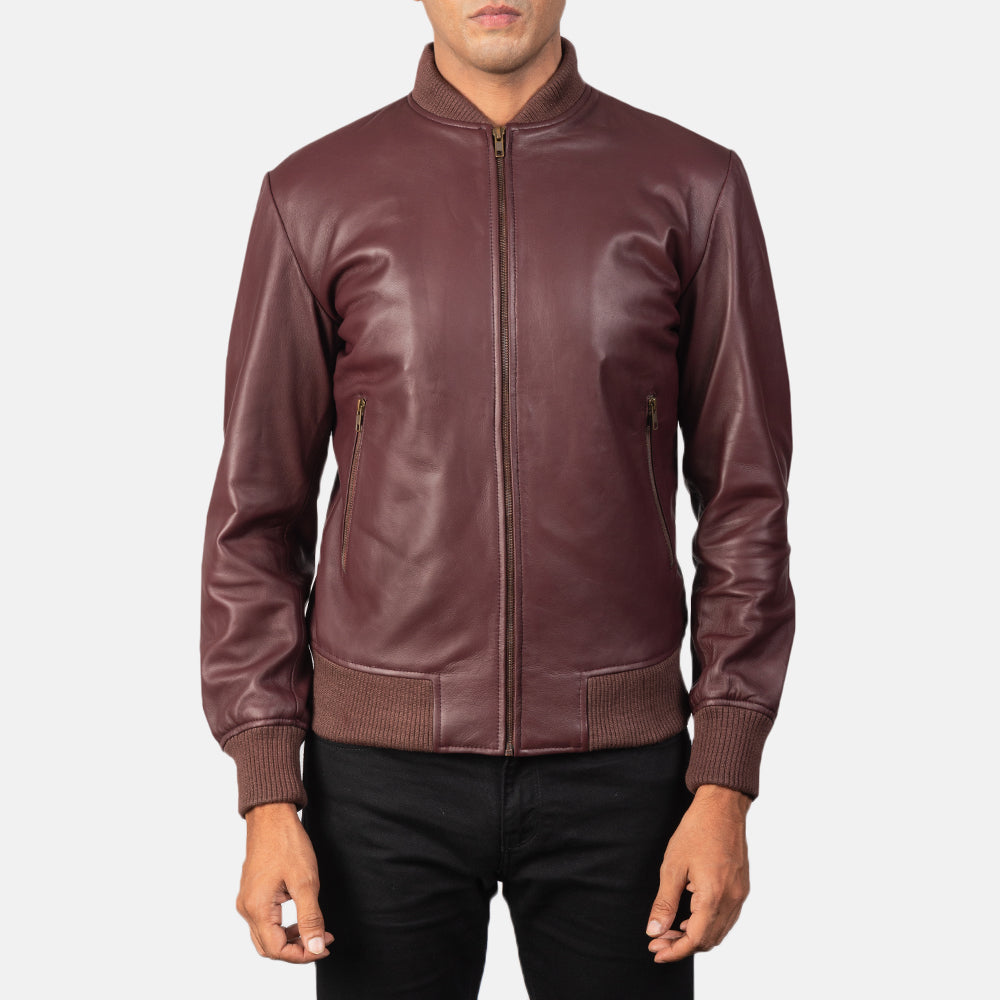 Close-Up Detail of Varsity &amp; Zipper Hardware on Men's Shane عنابي جاكيت بومبر جلد رجالي