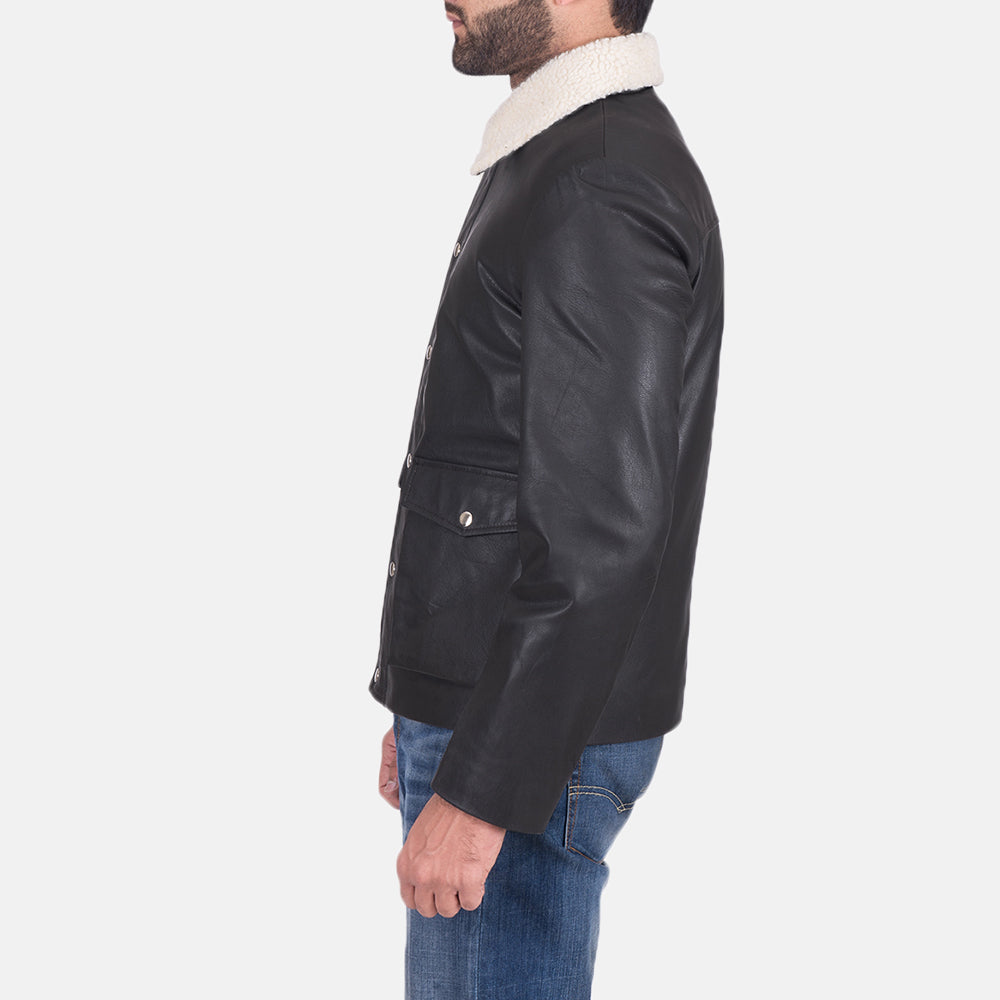 
Black Goatskin Leather Aviator Jacket - عرض خلفي يوضح تفصيل الأكتاف المتقن والحاشية النظيفة