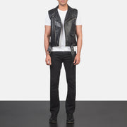
Sullivan أسود Leather Biker Vest رجالي - عرض جانبي يوضح قَصّة الأكمام المريحة