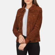 
Suzy Brown Suede Trucker Jacket in Brown Goatskin Suede - عرض أمامي وقَصّة مفصلة أنيقة | شراء أونلاين عبر المتجر الرسمي