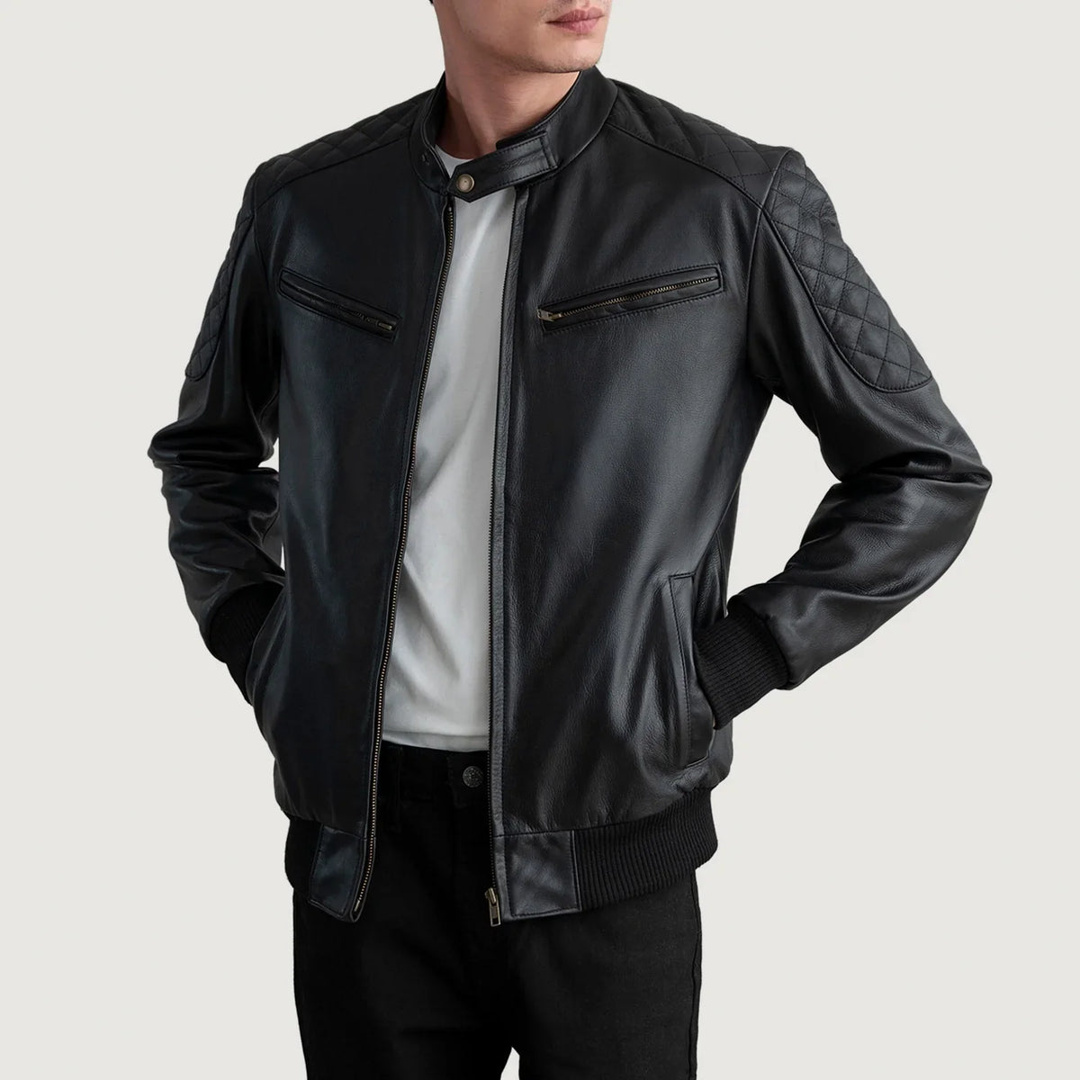 
Sven Mocha Suede Bomber Jacket - عرض جانبي يوضح قَصّة الأكمام المريحة