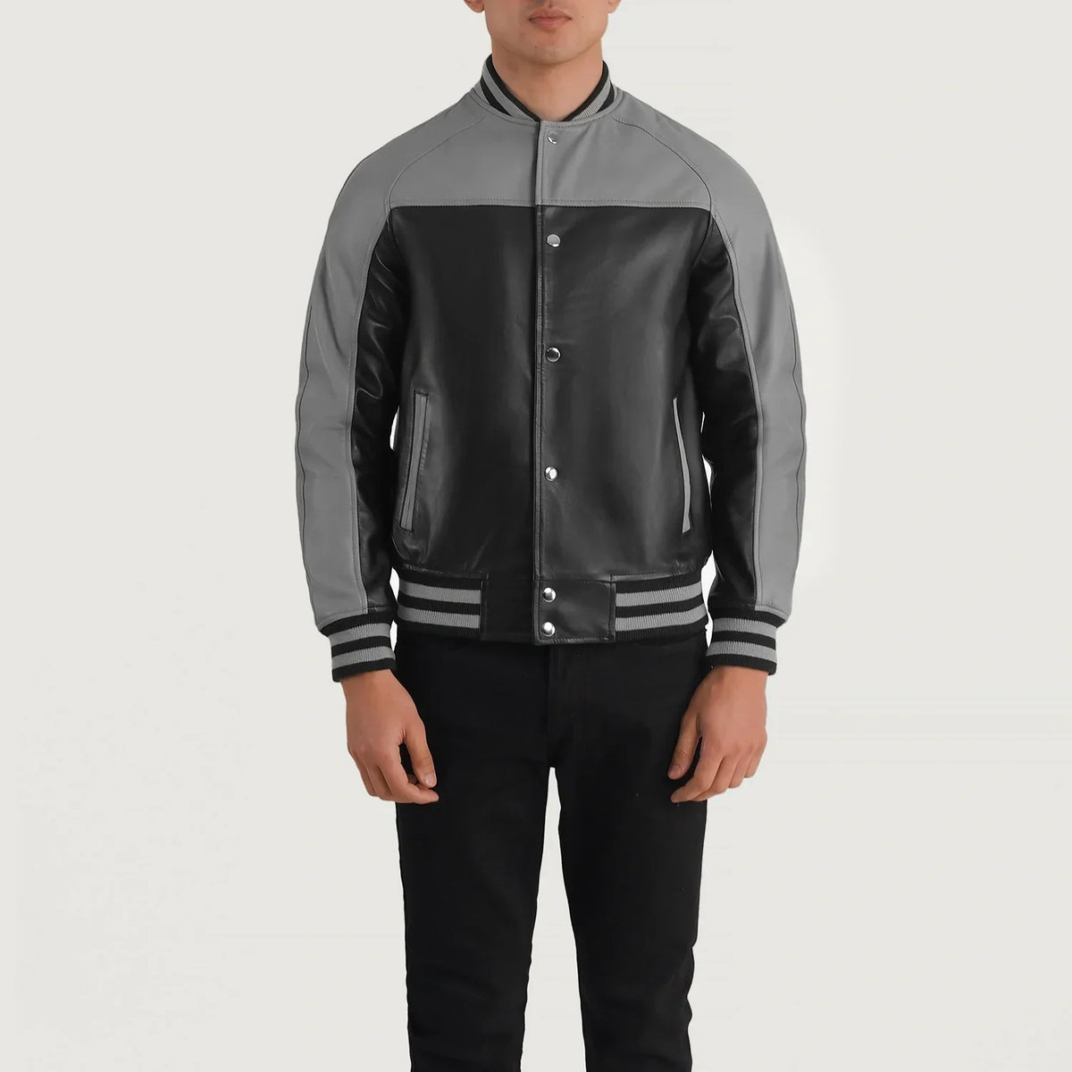 
تفاصيل مقربة of Varsity & Snap Buttons Hardware on Terrance Black & Red Leather Varsity Jacket