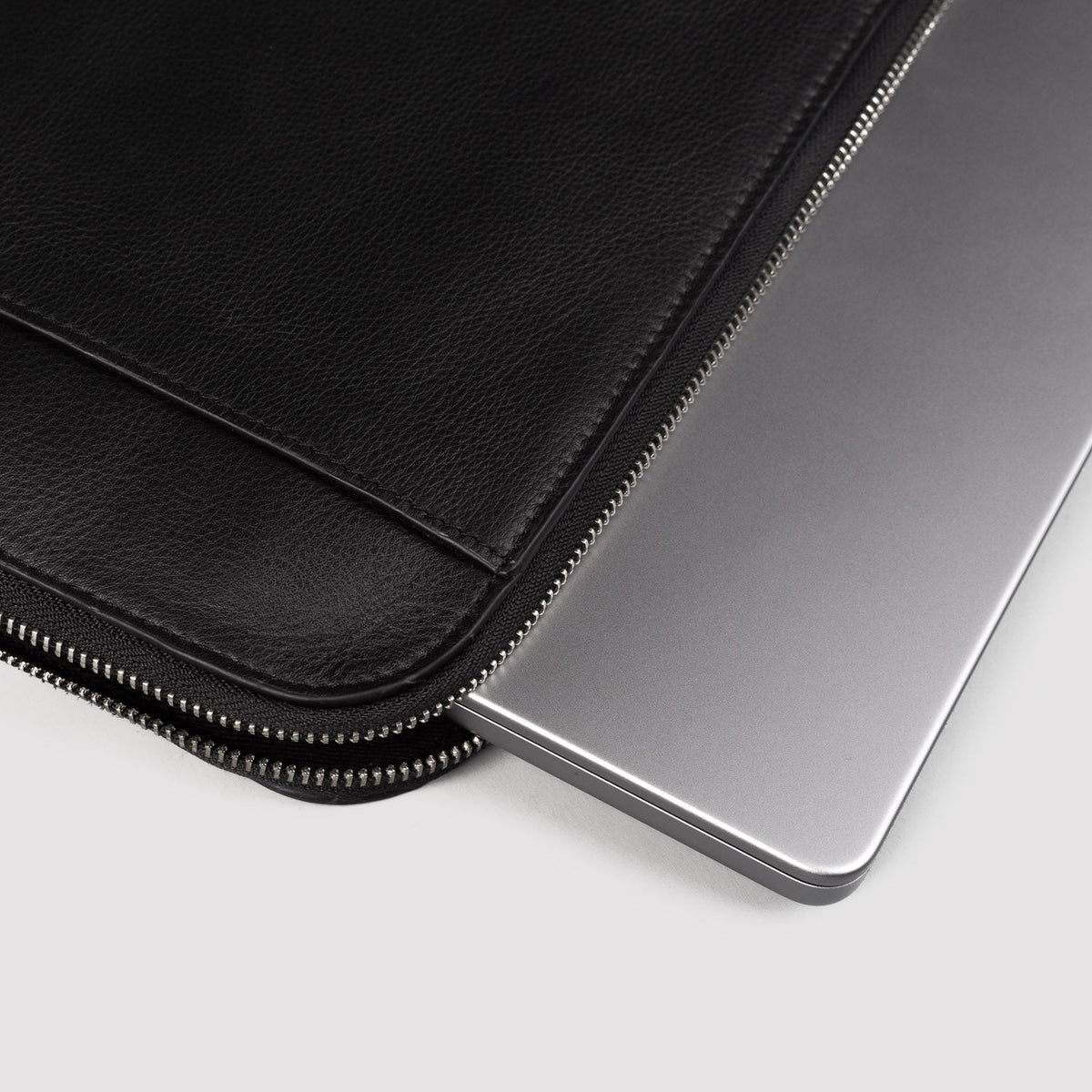 
The Baxter Leather Laptop Sleeve نسائي نسائي – alternate product view 4