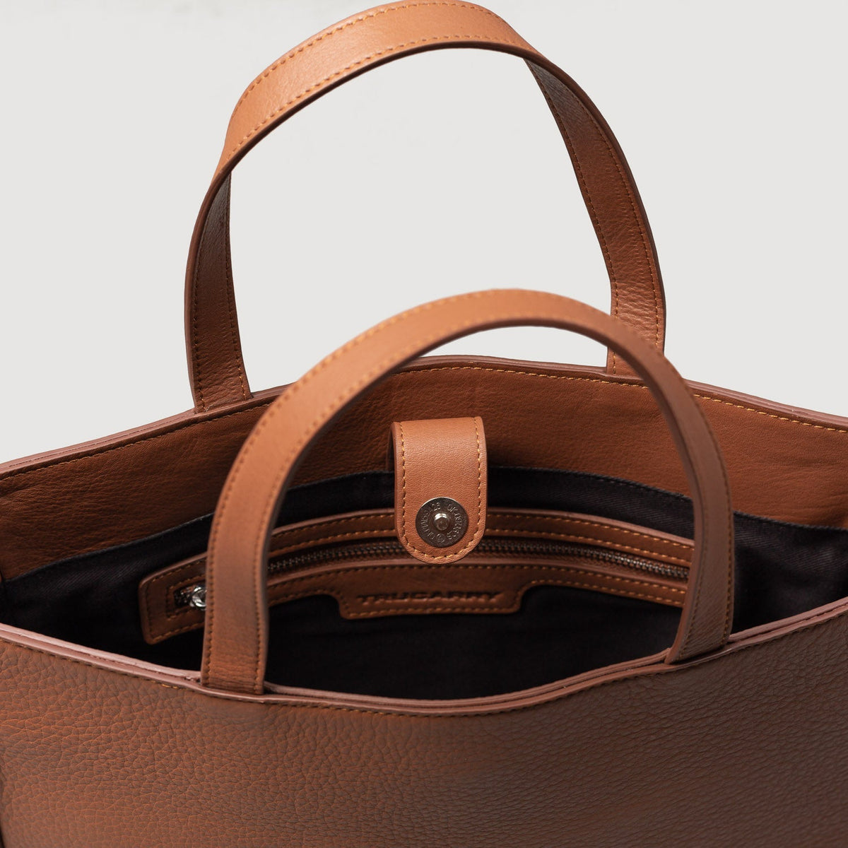 
The Poet حقيبة تسوق جلدية – alternate product view 8