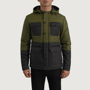 
تفاصيل مقربة of Classic Collar & Heavy-Duty Zipper Hardware on Wayne أسود & أخضر Hooded Puffer جاكيت جلد رجالي