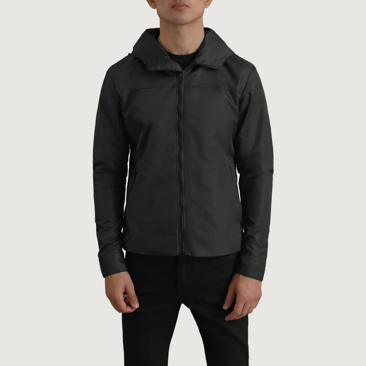 
تفاصيل مقربة of Classic Collar & Zipper With Inside Wind Flap. Hardware on Wesley أسود Hooded Windbreaker جاكيت جلد رجالي