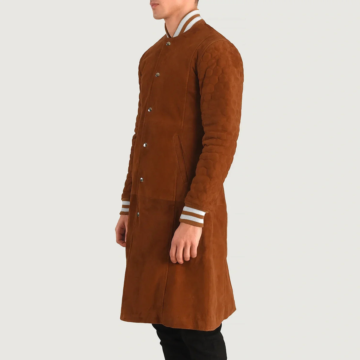 Tan Bown Goatskin Suede Varsity Jacket - عرض خلفي يوضح تفصيل الأكتاف وحاشية السترة المتقنة