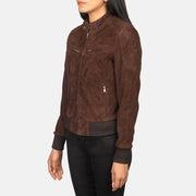 
Brown Goat Suede Bomber Jacket - عرض خلفي يوضح تفصيل الأكتاف المتقن والحاشية النظيفة